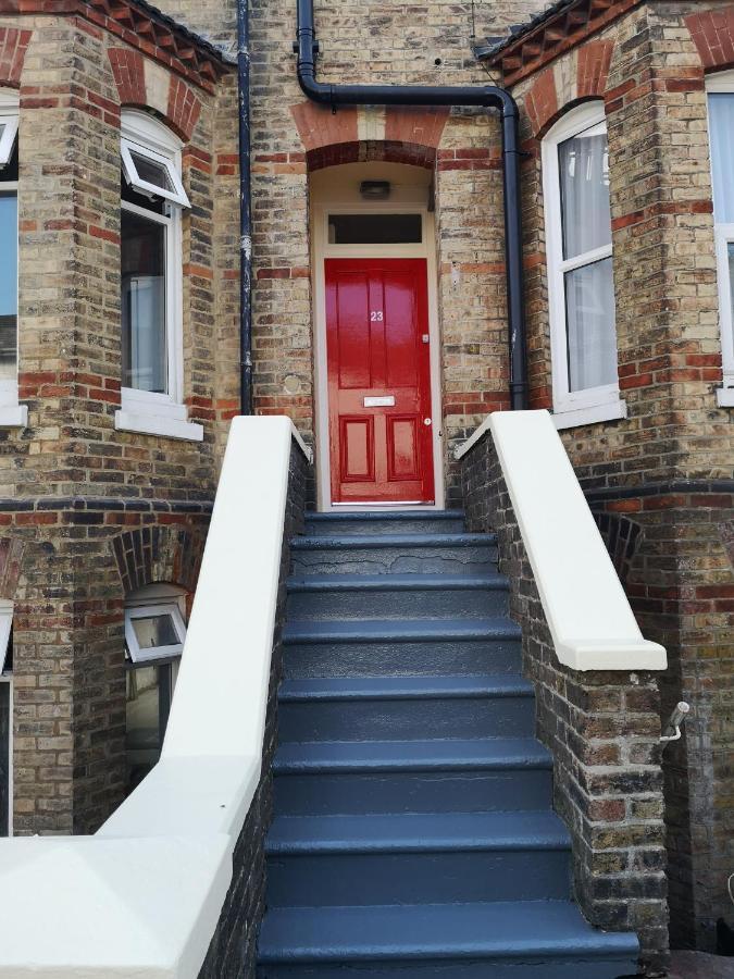 Central Escape Folkestone Exterior photo